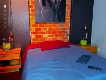 Naked Room teylor_21 