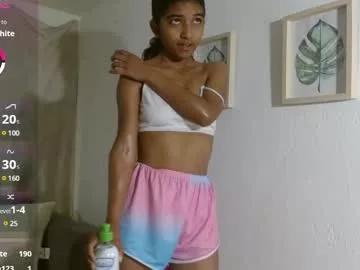 Naked Room yuliethpetite 
