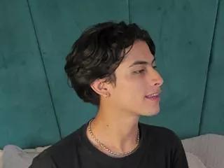 aaron_ez from Flirt4Free