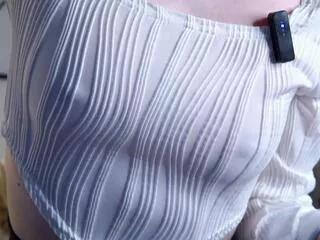 ainsley_fentress from Flirt4Free