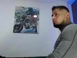 apolo_strongman from Flirt4Free