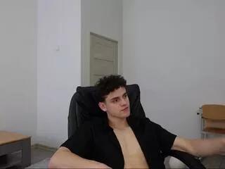 brad_holloway from Flirt4Free