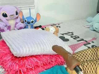 elizabeth_roldan from Flirt4Free
