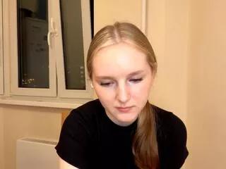 estelle_muthart from Flirt4Free