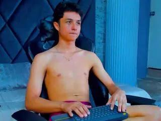ethan_lowell on Flirt4Free