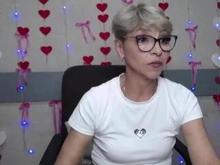 holly_incredible from Flirt4Free