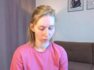 larraine_aparicio from Flirt4Free