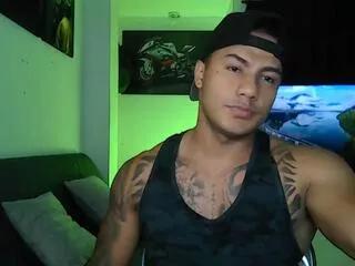layton_fox from Flirt4Free