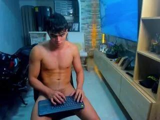 luis_cardona on Flirt4Free