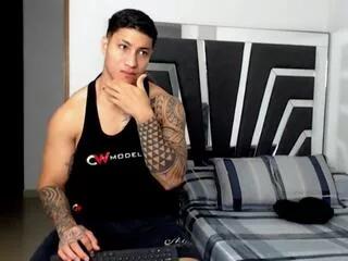 noah_harris from Flirt4Free