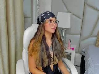 roxanne_evan on Flirt4Free