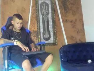 santiago_holden on Flirt4Free