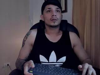 williams_launther from Flirt4Free