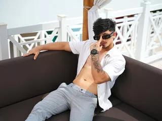 williams_launther from Flirt4Free