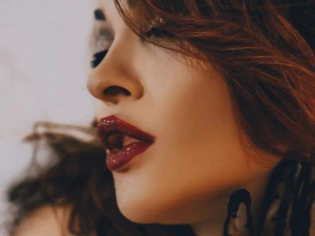 AdelMedium from LiveJasmin