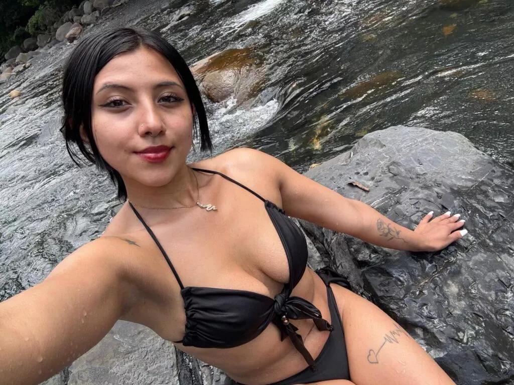 AgatheRoux from LiveJasmin