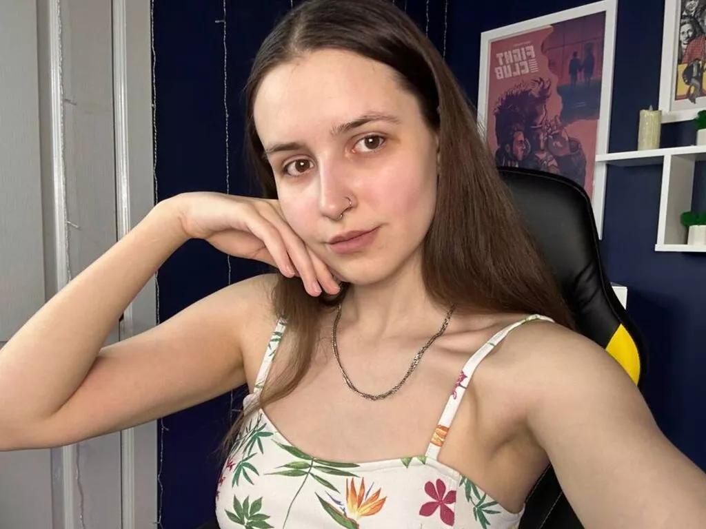 AliceDallis from LiveJasmin