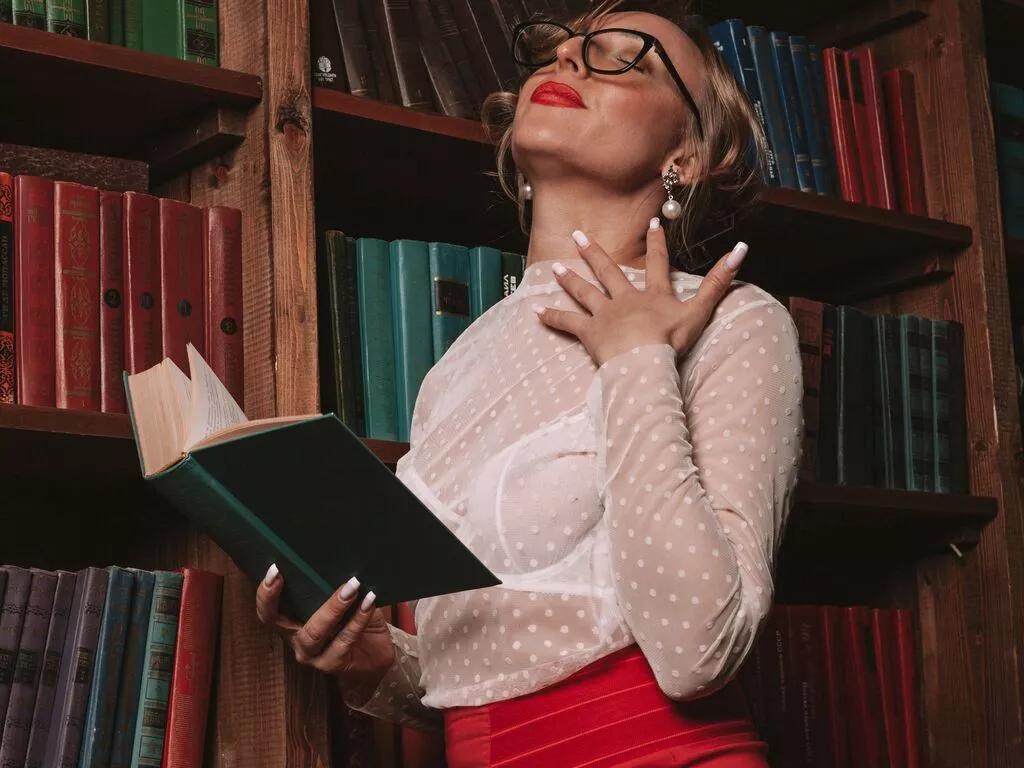 AnnaAurikas from LiveJasmin
