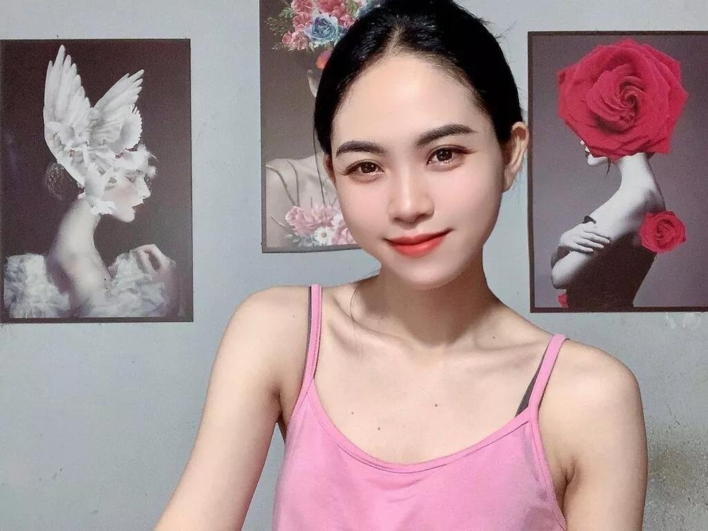 AnnaRin from LiveJasmin