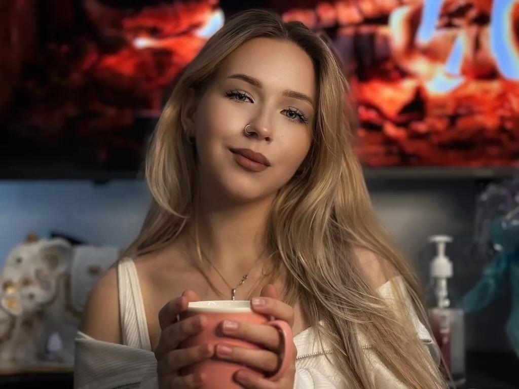 AraCapell from LiveJasmin