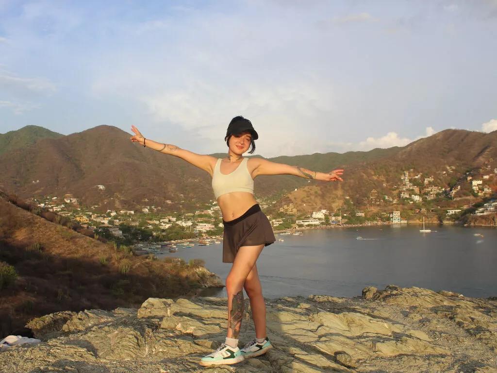 ArianaWhitaker from LiveJasmin