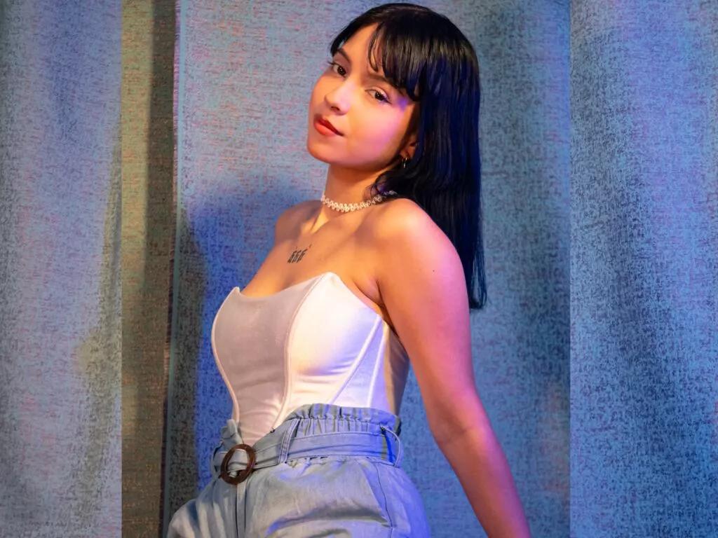 ElizabethThaylor from LiveJasmin