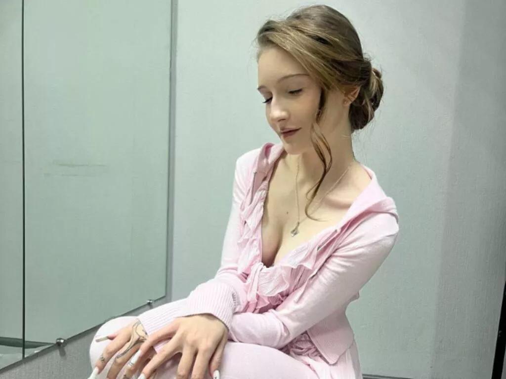 EmilyHuber from LiveJasmin