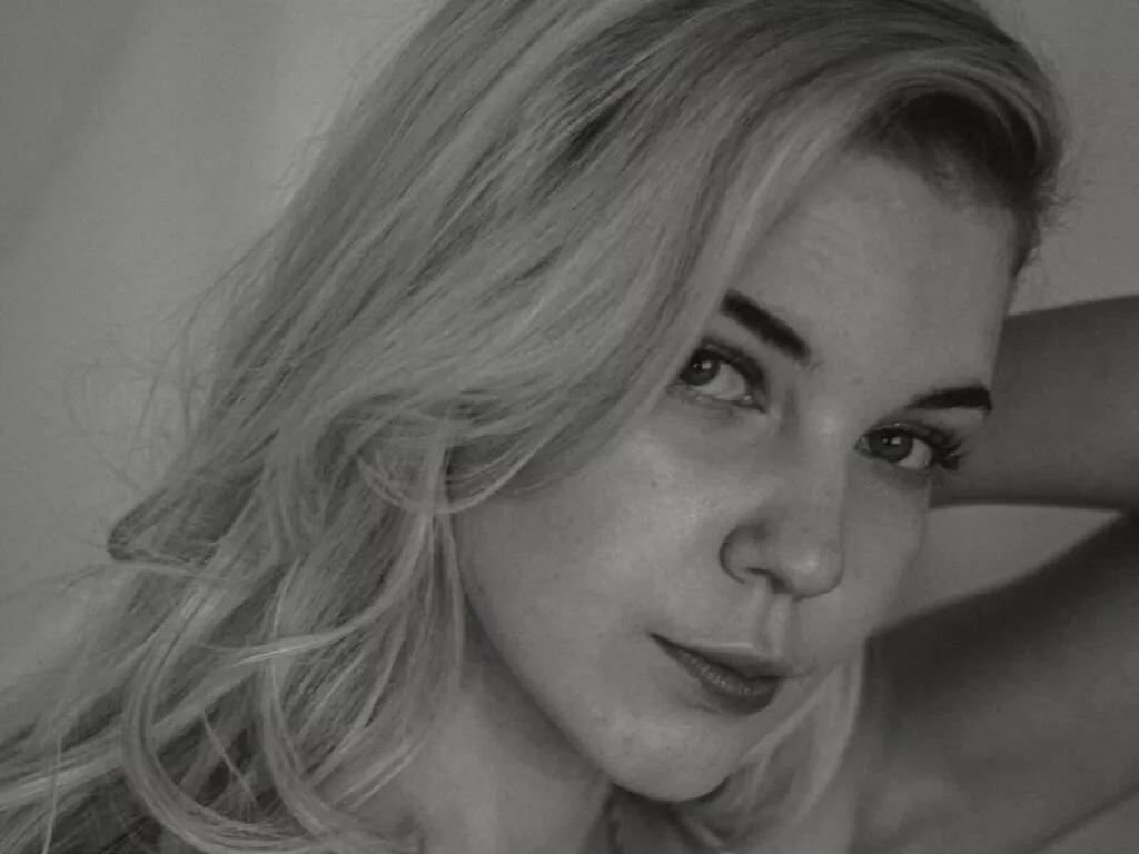 EsmiStewart on LiveJasmin
