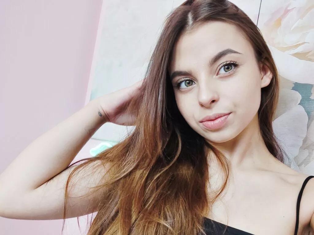 EzabellaWell from LiveJasmin