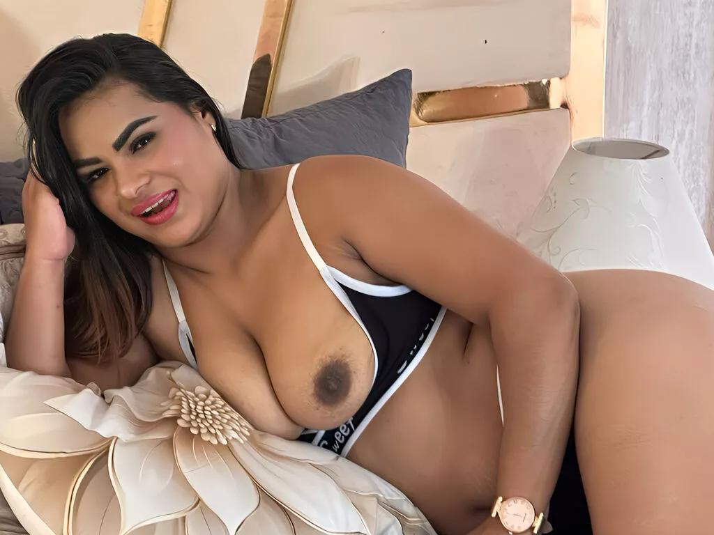 IsaMoreo from LiveJasmin