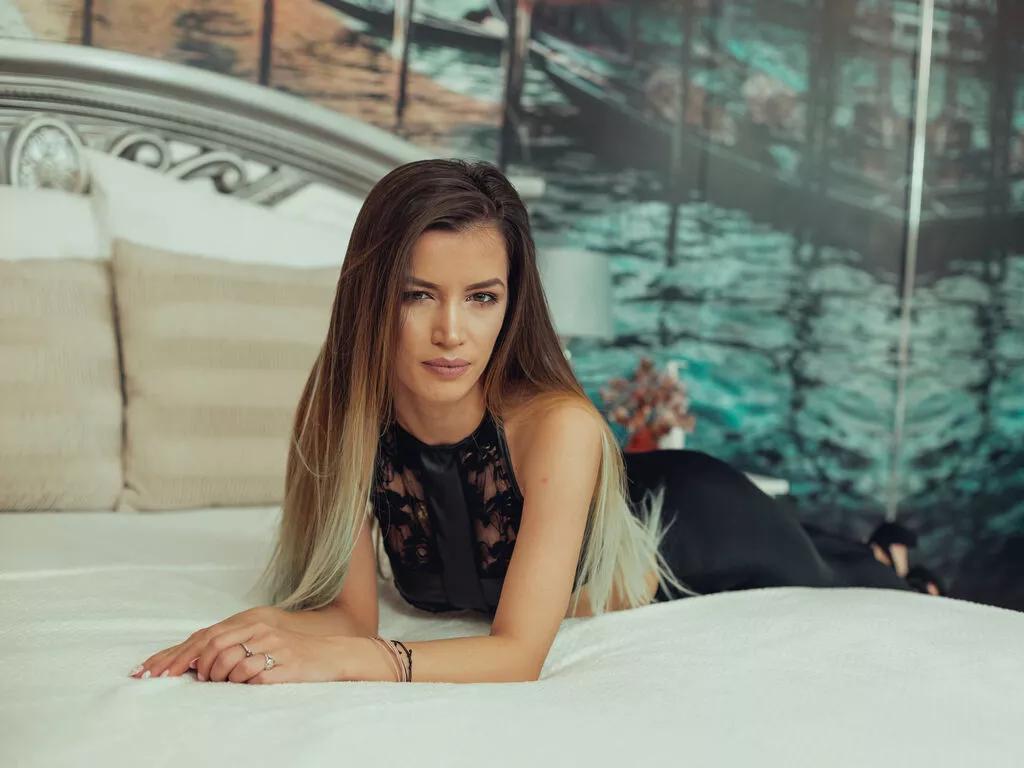 IvySamek on LiveJasmin
