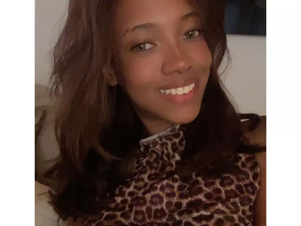 KiaraJhonsont from LiveJasmin