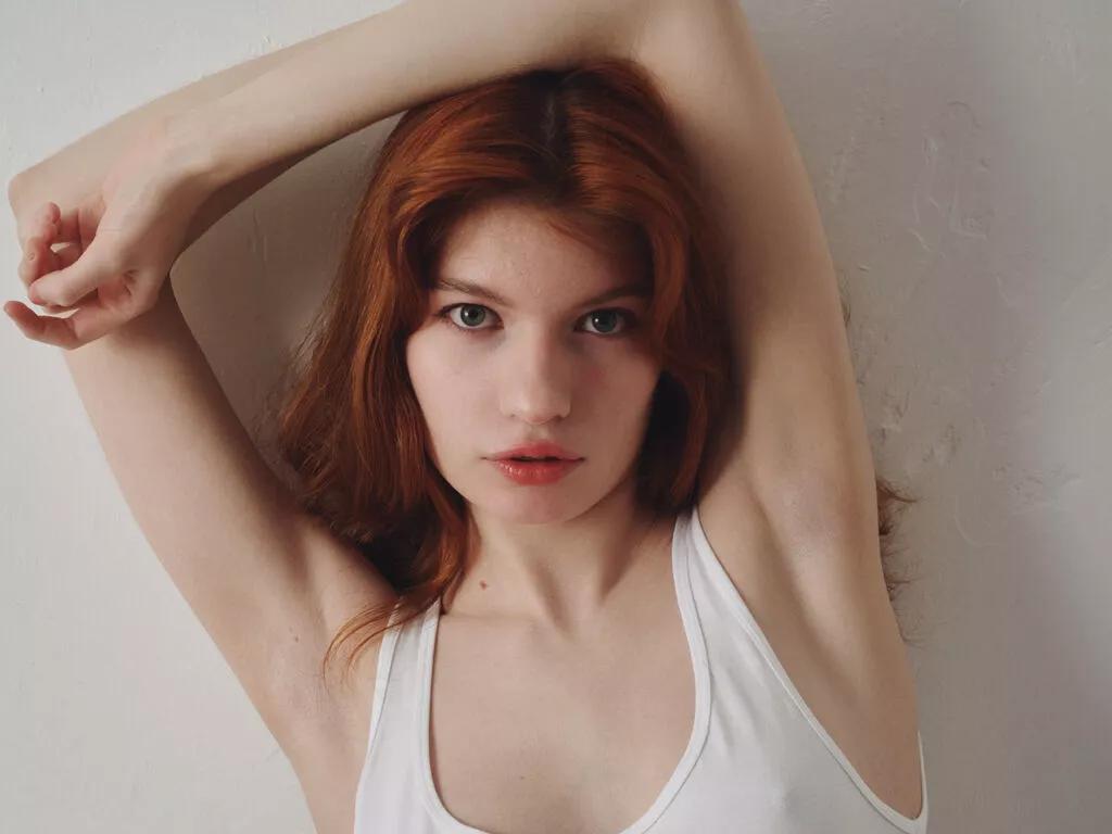 LolyMenson from LiveJasmin