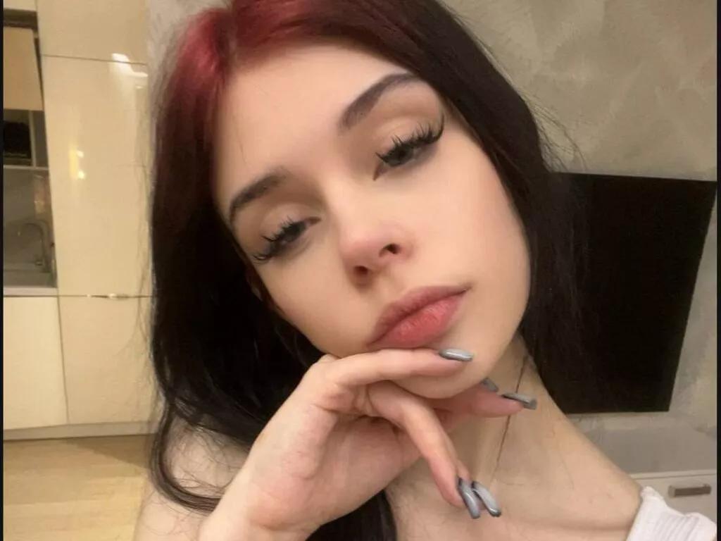 LoraBrow from LiveJasmin
