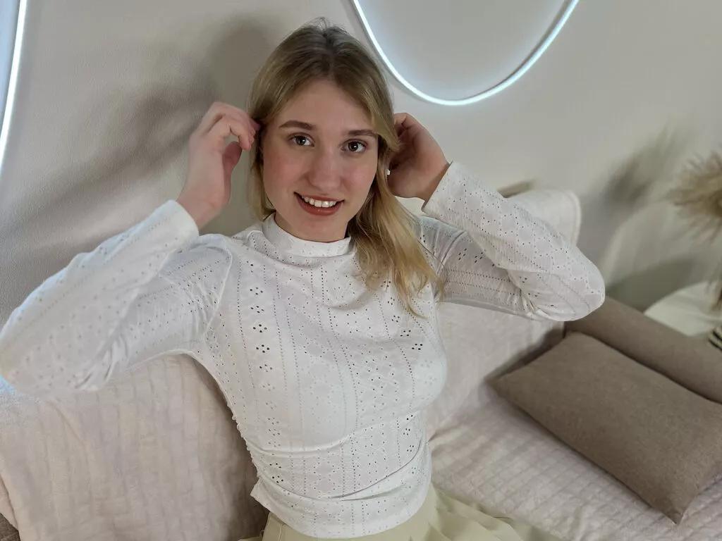 MaeGoreham from LiveJasmin