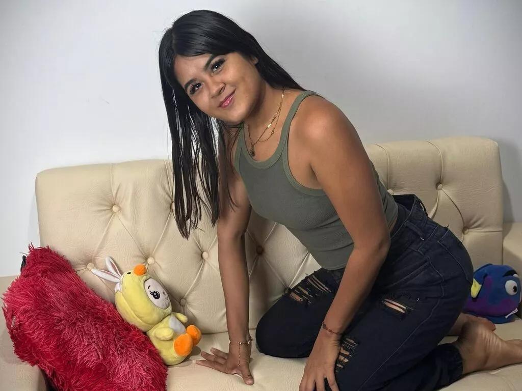 NaylaDeluxe from LiveJasmin