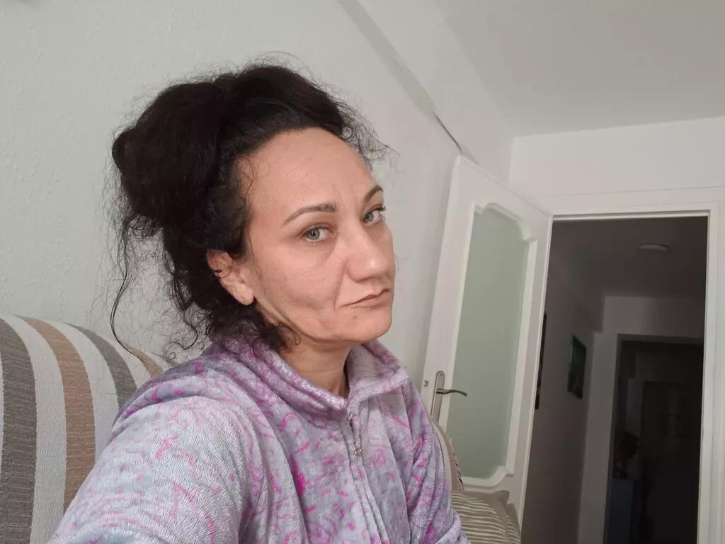 PaulaCarmen from LiveJasmin
