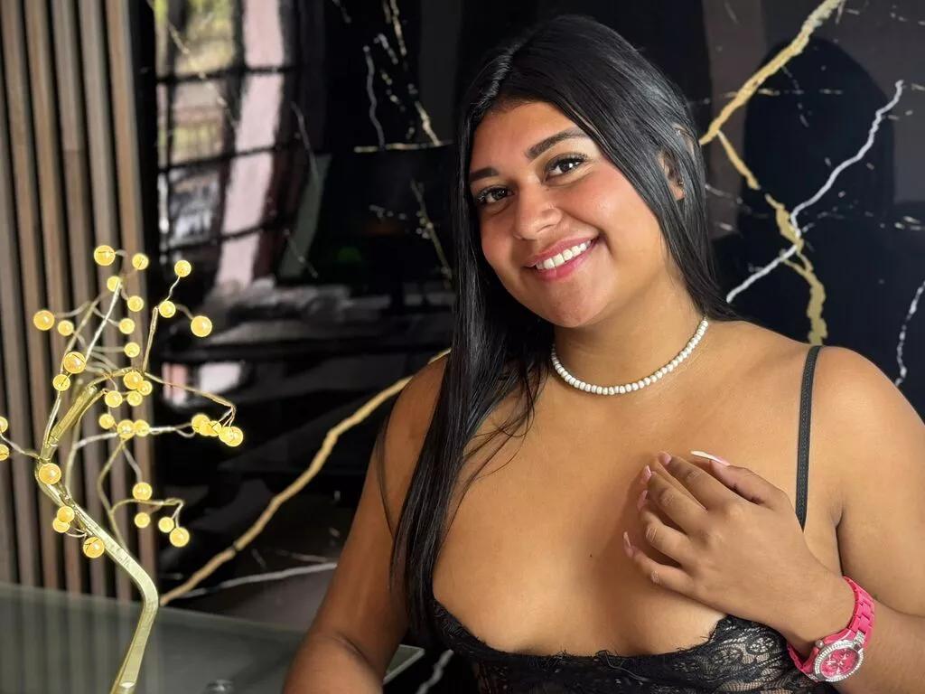 SaritaRous from LiveJasmin