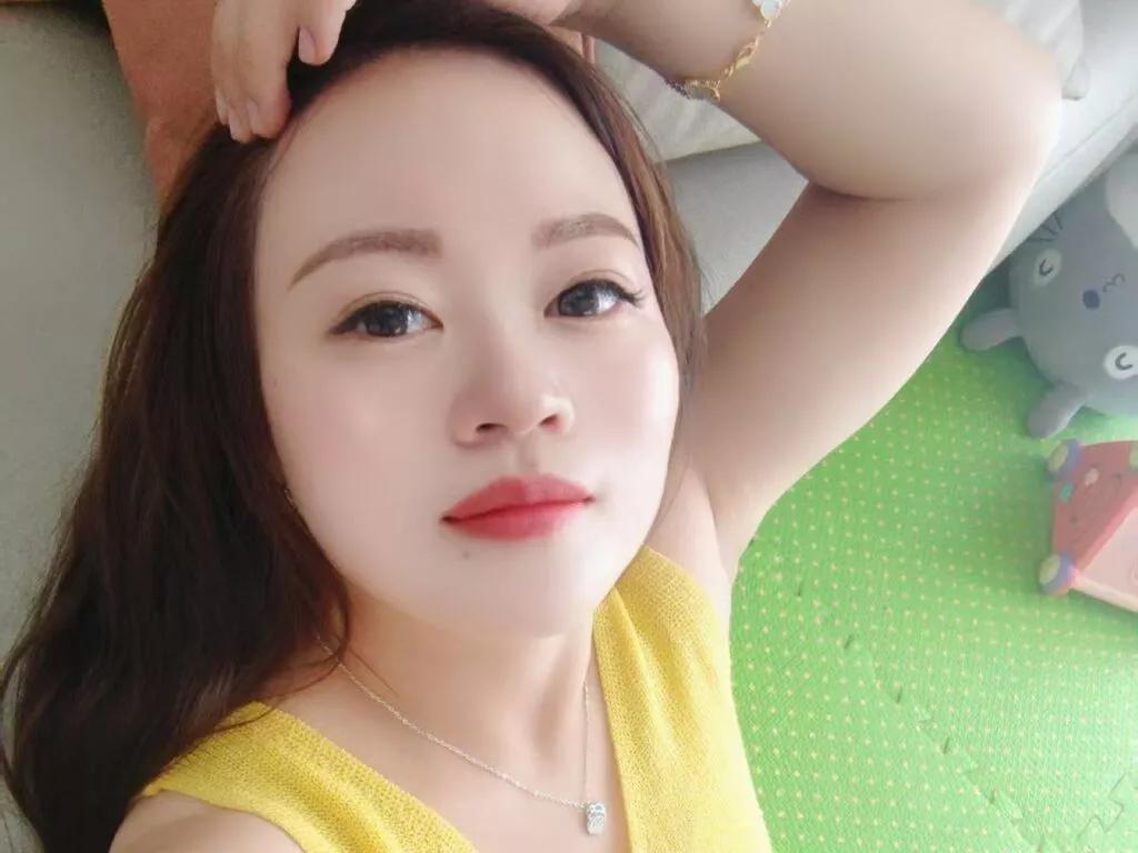 Xiaominm from LiveJasmin