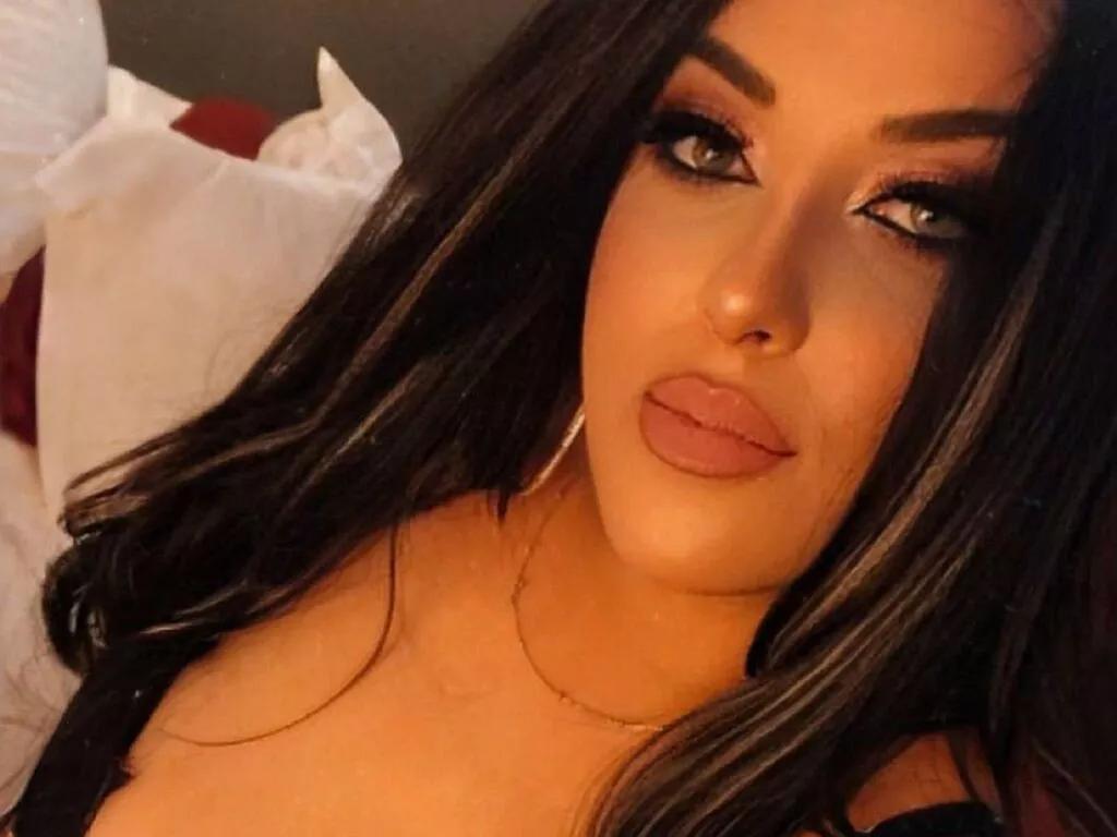 Zinaa from LiveJasmin