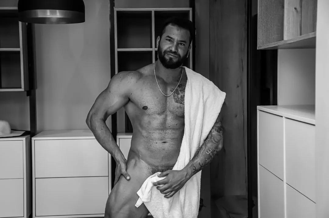 Delessandro_woorld from Streamate