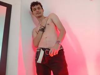 DrakeCruz from Streamate