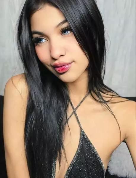 Elettra_bennet from Streamate