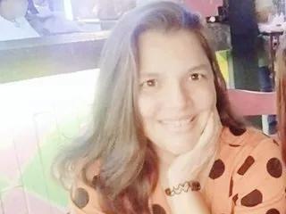 EstelaHot111 from Streamate