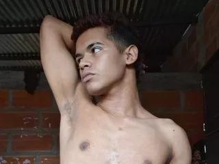 james2hott from Streamate