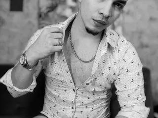 JUANDIAMONDS98 from Streamate