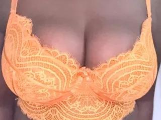Pinklippy69 from Streamate