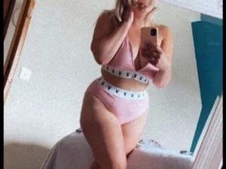 QueenKittyxoox from Streamate