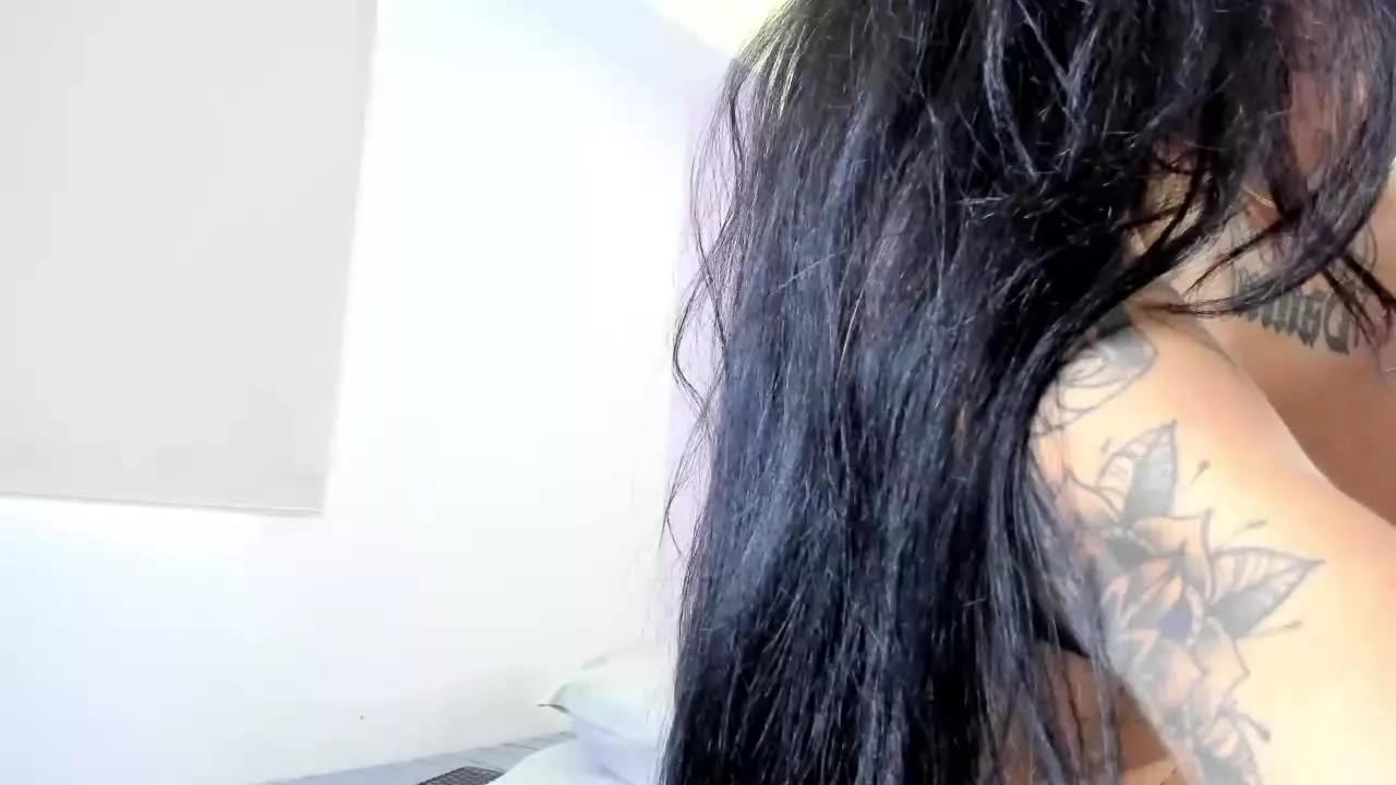 SaraWalker from Streamray