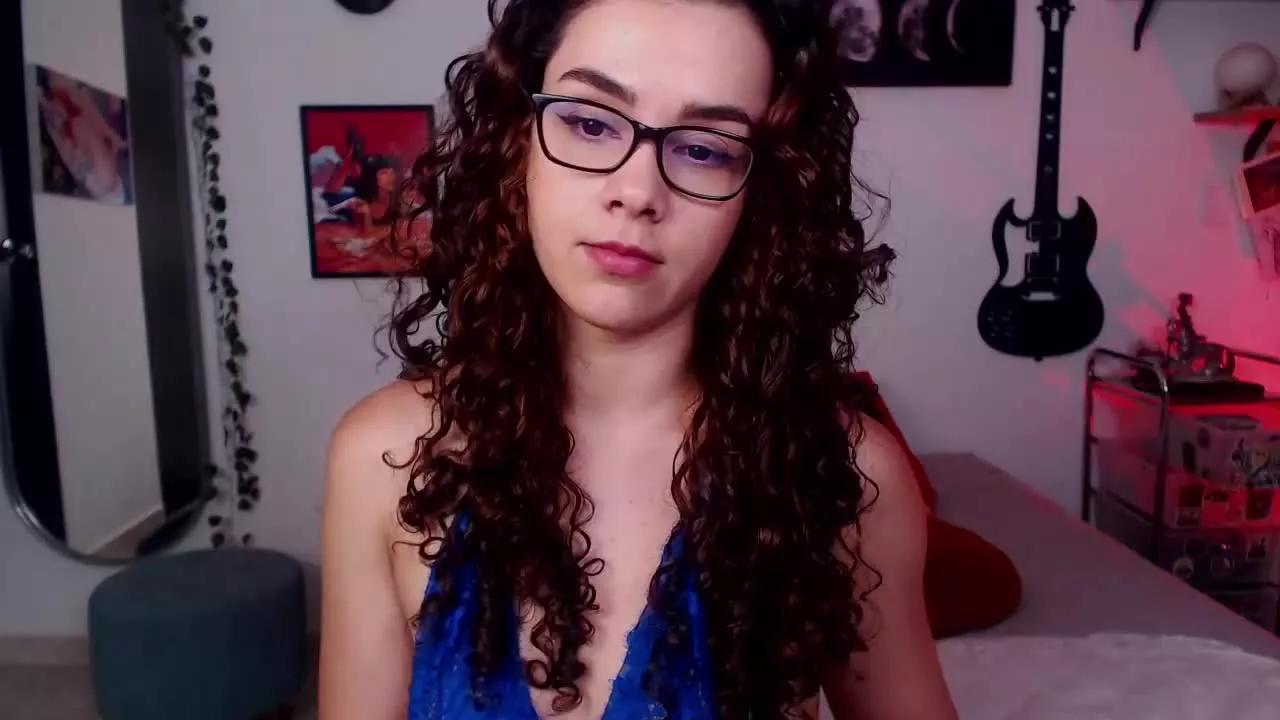 Naked Room TinnyFoxxy 